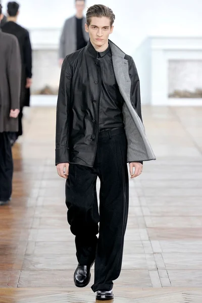 Look 19
